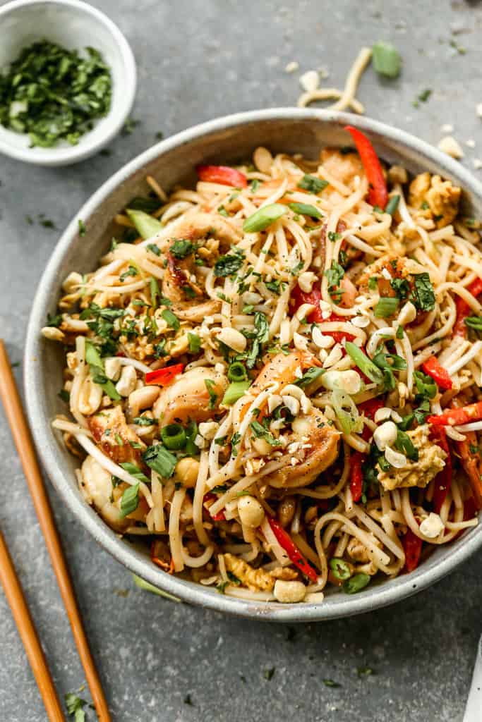 Picture of chicken Pad Thai.